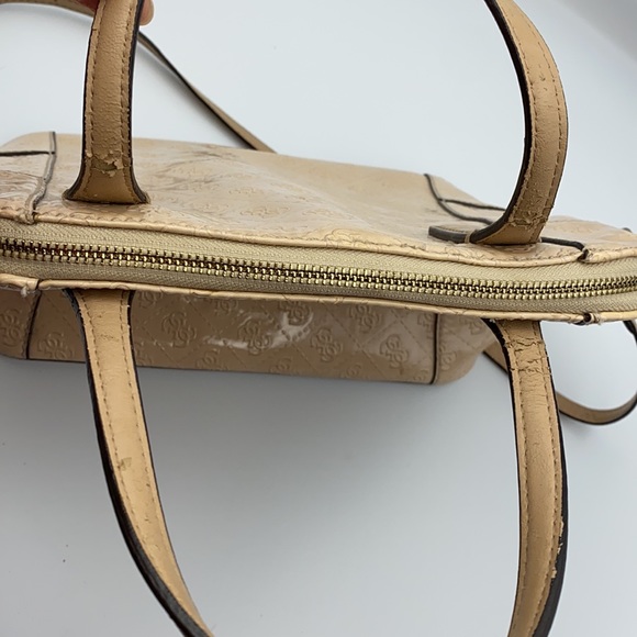 Black Friday Sale❗️Guess faux patent leather Reiko dome beige bag - Picture 6 of 17